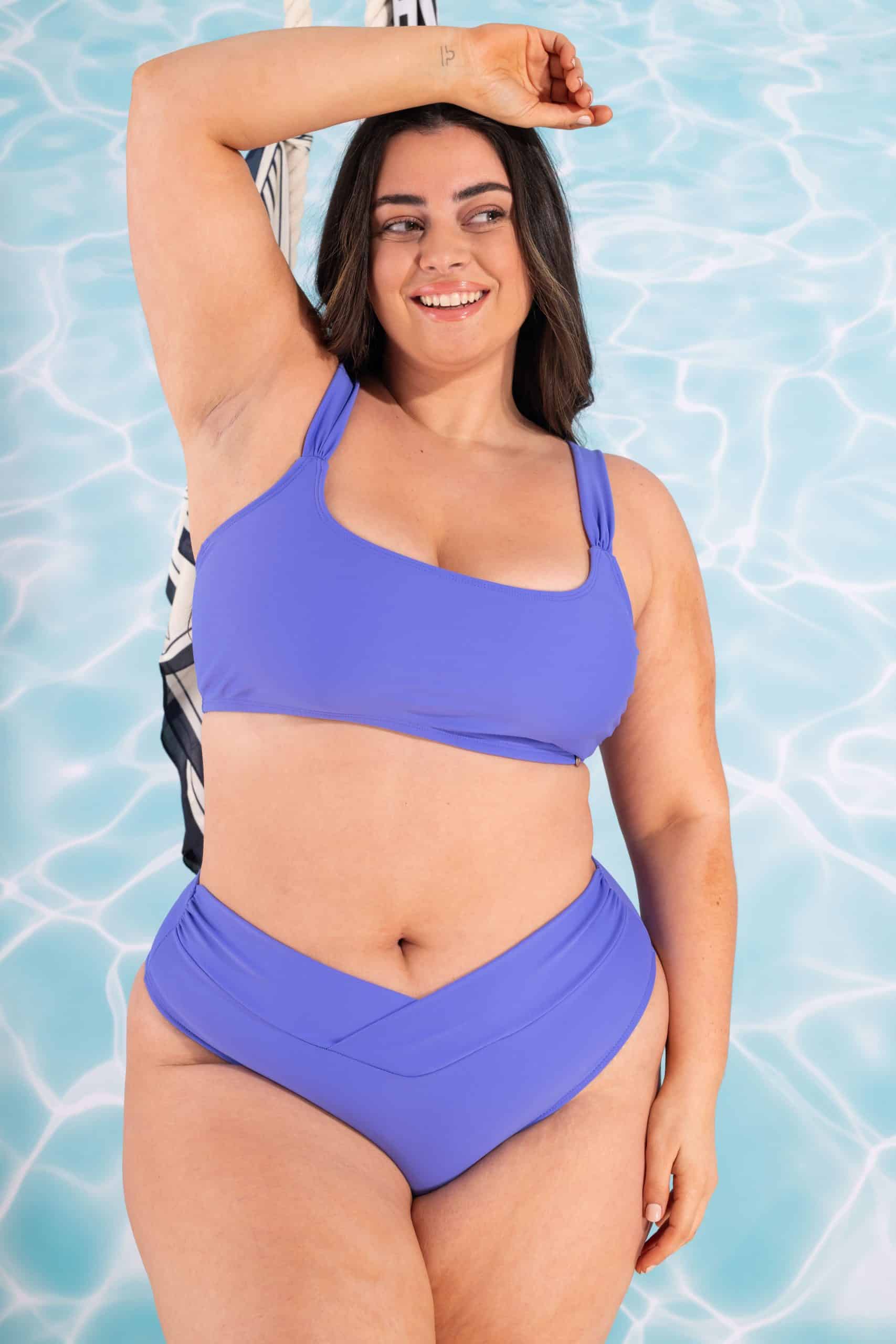 Bikini con cintura doble drapeada (DISPONIBLE PARA RESERVA)